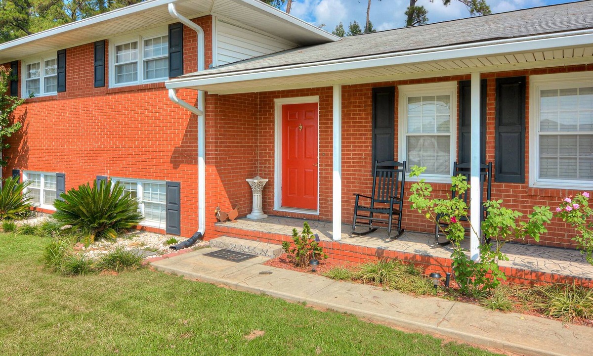 Martinez House | Augusta Oasis - 4 miles from Augusta National! Swim & Eat - Relax & Rest !!