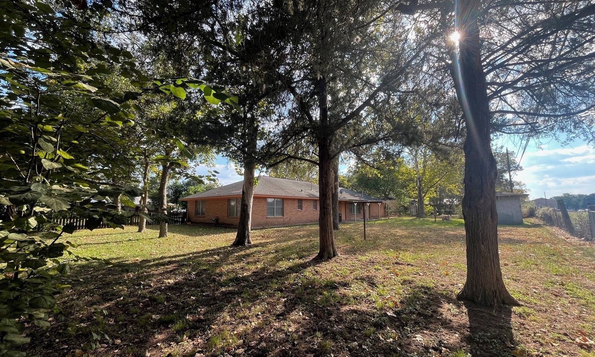 Columbus House | Auntie's Almost-Country Place