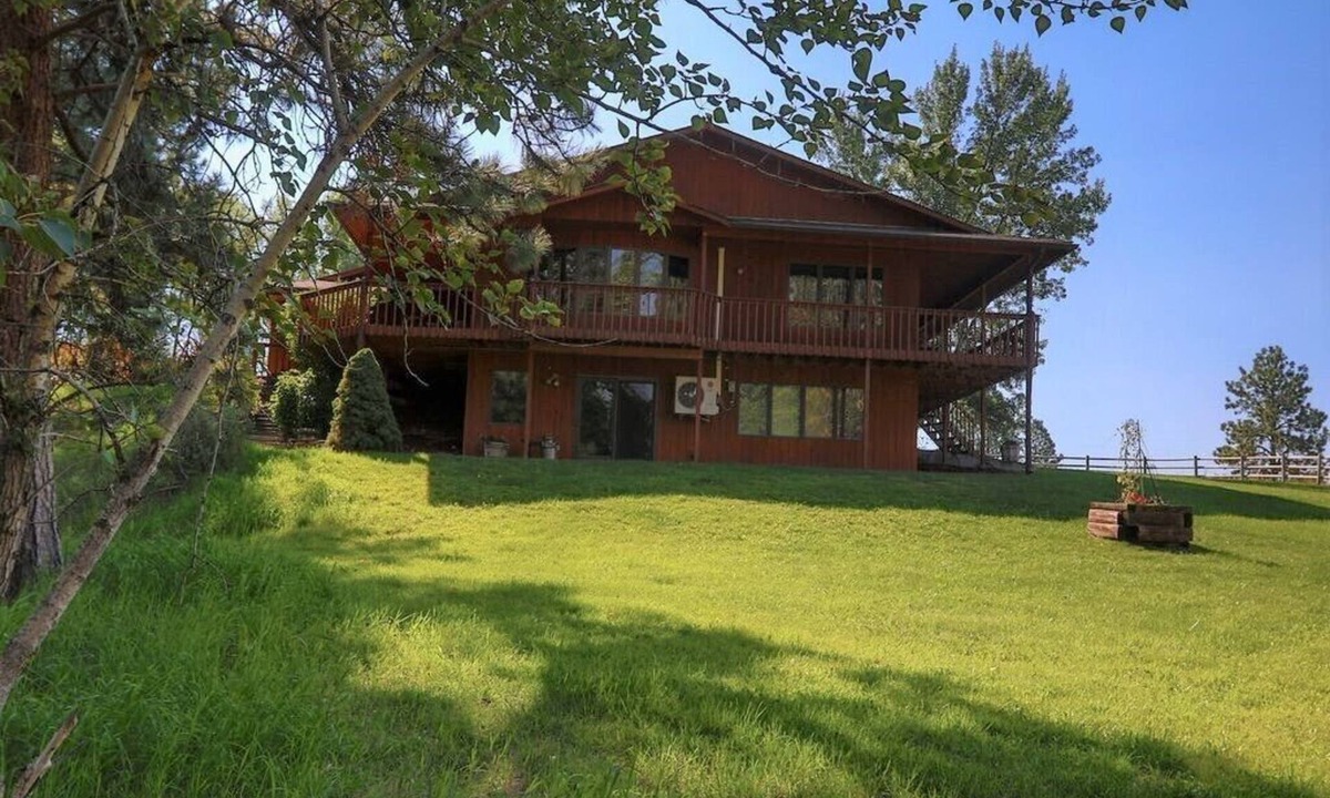Stevensville Other | Authentic Montana home in the Bitterroot Valley. Quiet, peaceful, and secluded