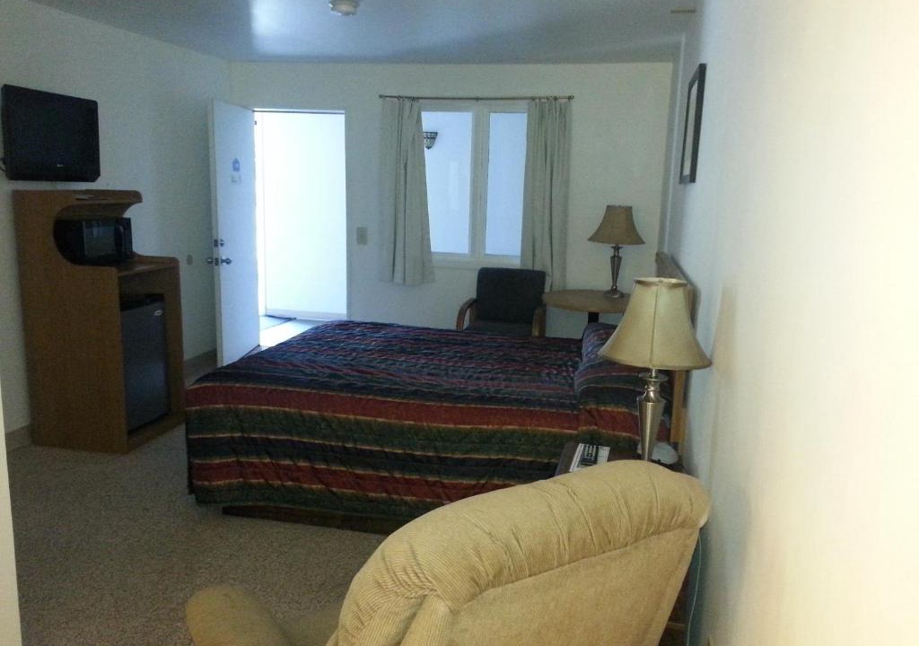 Roundup Hotel | Autumn's Inn