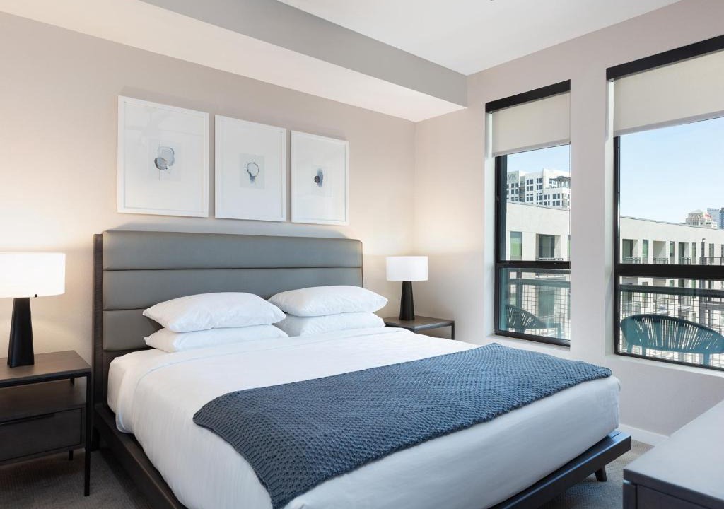 Downtown Phoenix Apartment | AVE Phoenix Terra - Short Stay Furnished Apartment