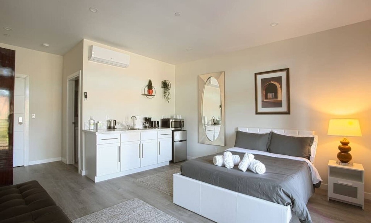 Bankers Hill Apartment | Awesome Balboa and Downtown View with Cozy Patio
