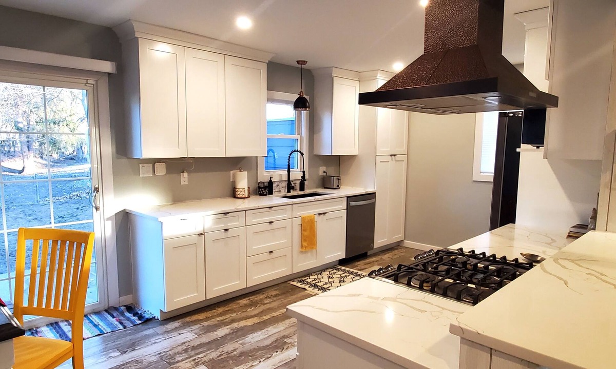 Valparaiso House | Backyard Park Access & Walking Distance Downtown Valpo