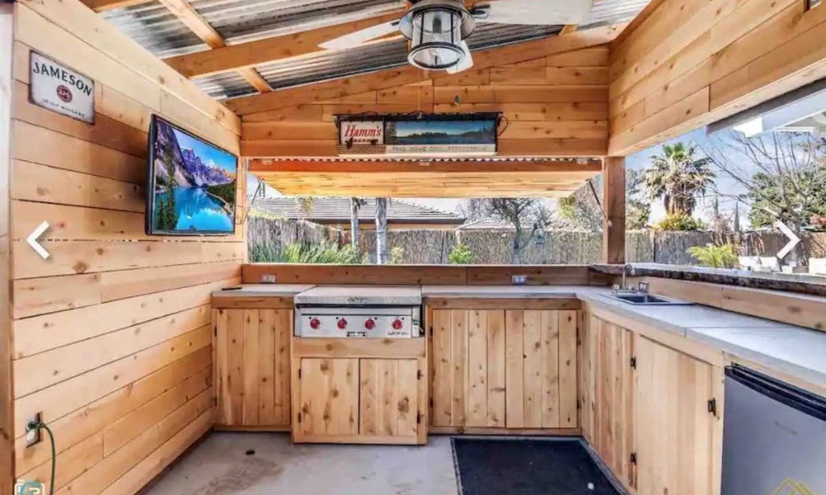 Greenacres House | Bakersfield Outdoor Oasis - Kitchen, Bar, Pool, Spa, Fire