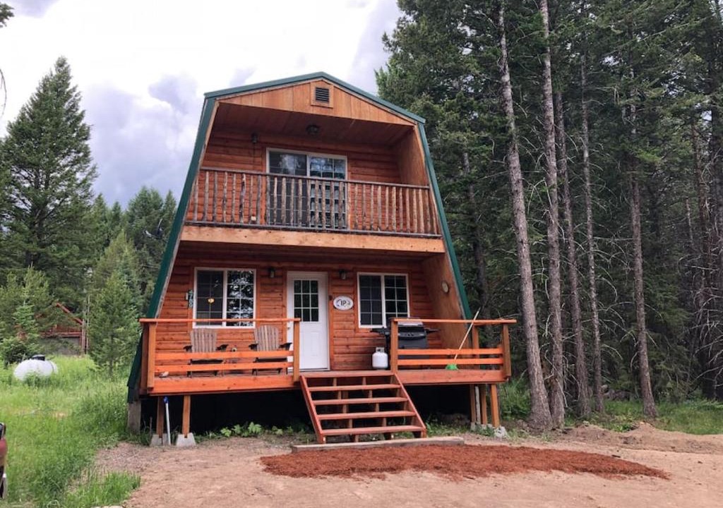 Island Park House | Balcony, 20 min to Yellowstone