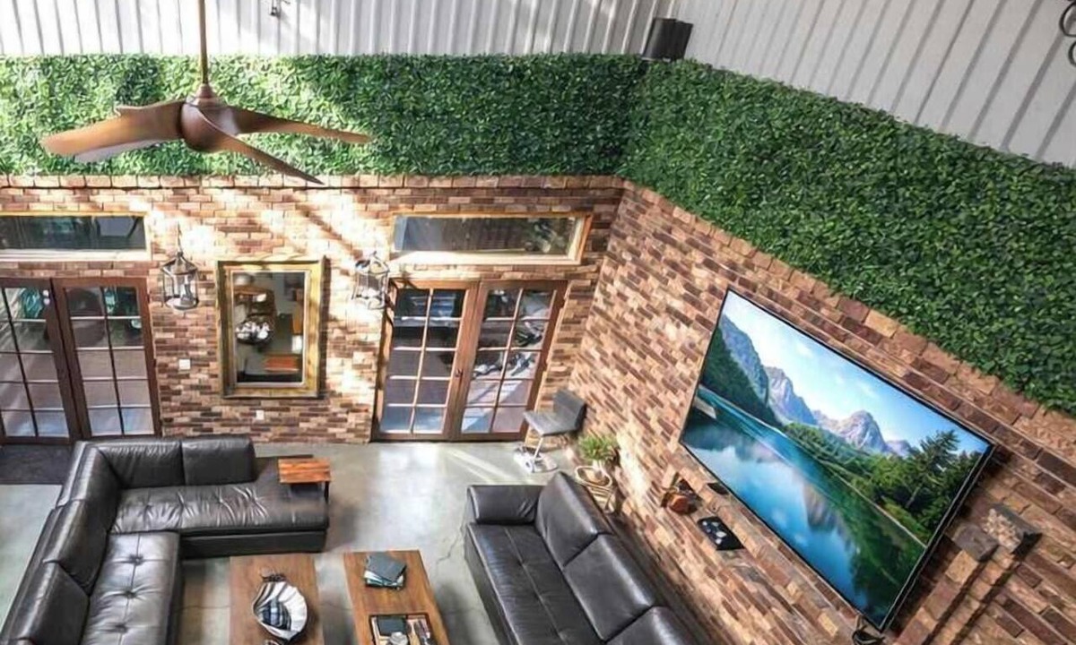 Logan Heights Apartment | Bamboo Loft 6BR: Sleeps 24 in Downtown SAN