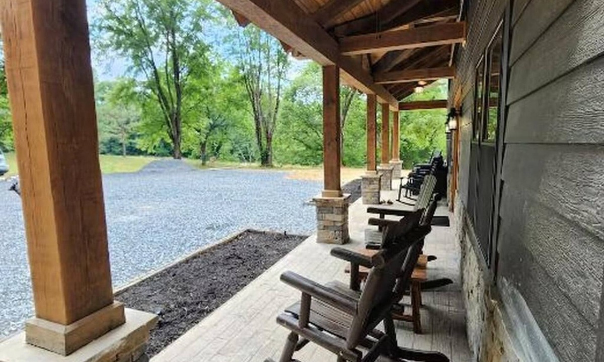 Cumberland Cabin | Barndominium River Retreat In the Middle Of Cumberland State Forest