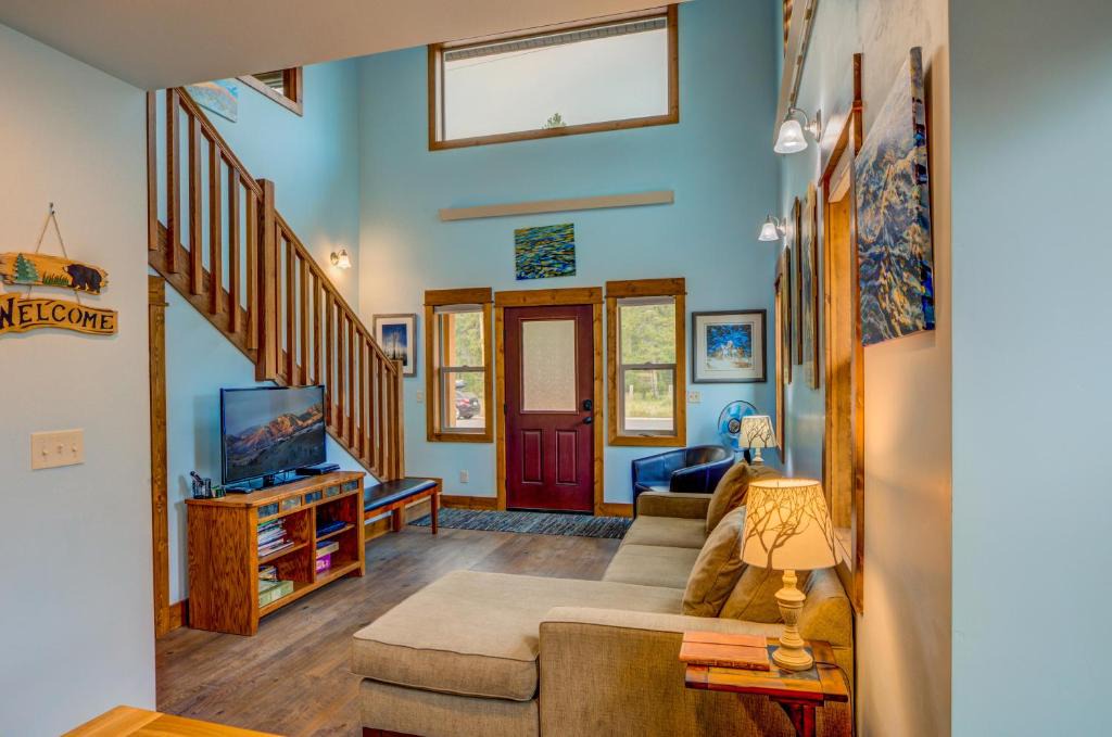 West Yellowstone House | Barnes on Boundary Unit A