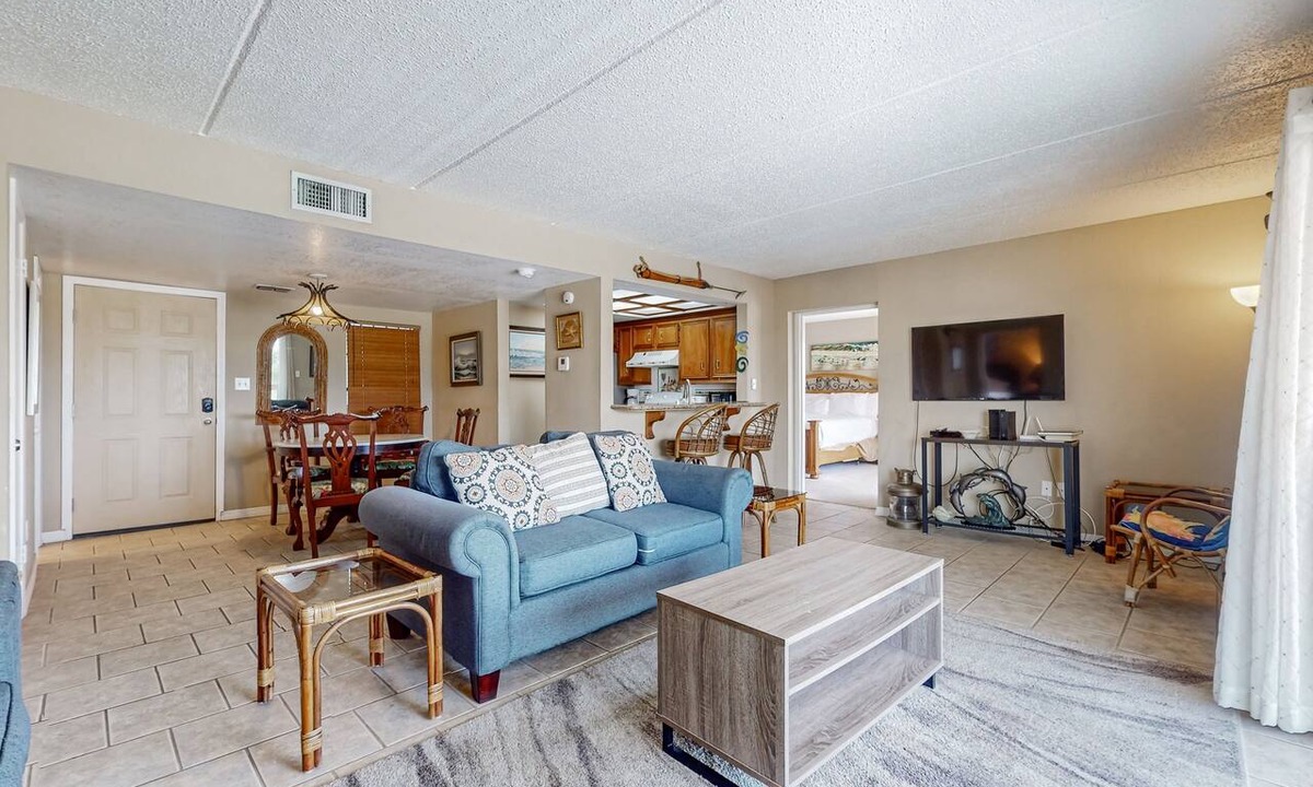 South Padre Island Condo | Bay-view all-suite condo with pool & fishing dock - walk to beach