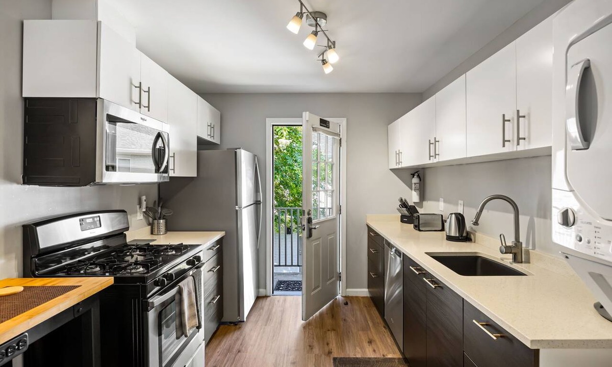 Brookwood Apartment | (BC2bF) Quick + Easy Virtual Check In w/Free Parking