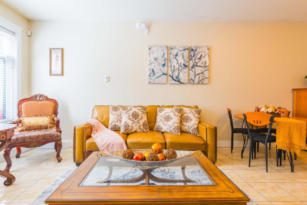 White Rock Apartment | Beach Breeze White Rock