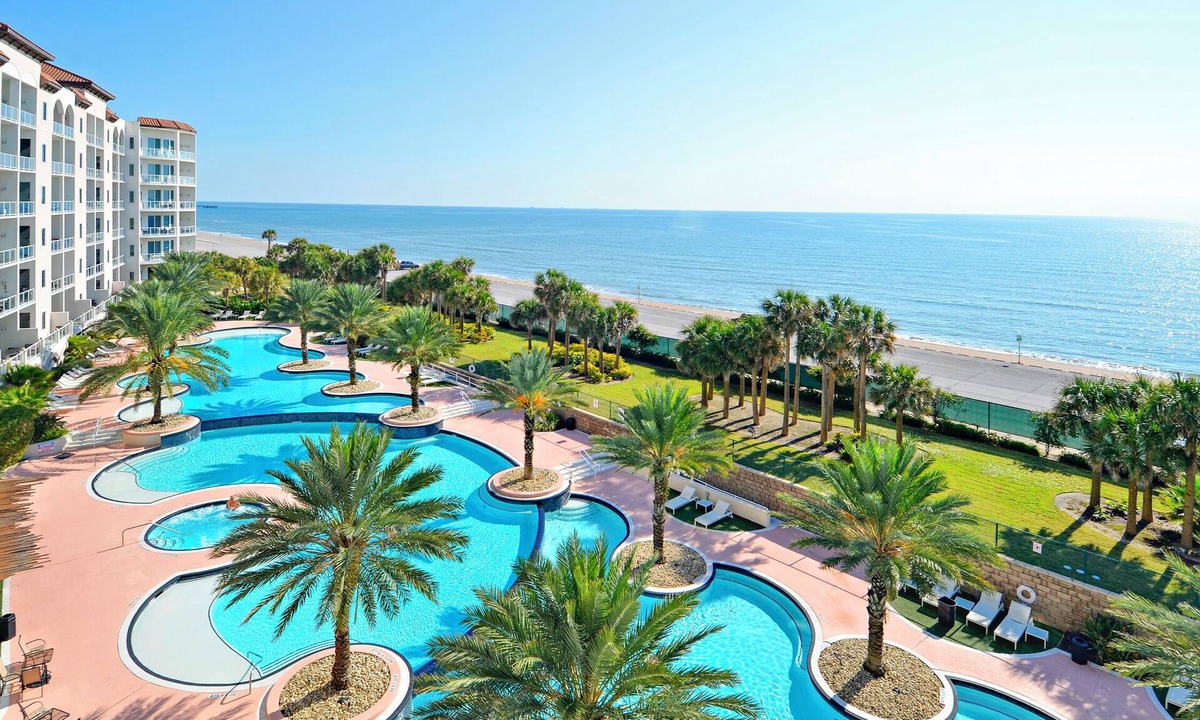 Galveston Condo | Beach Getaway by Ryson Vacation Rentals
