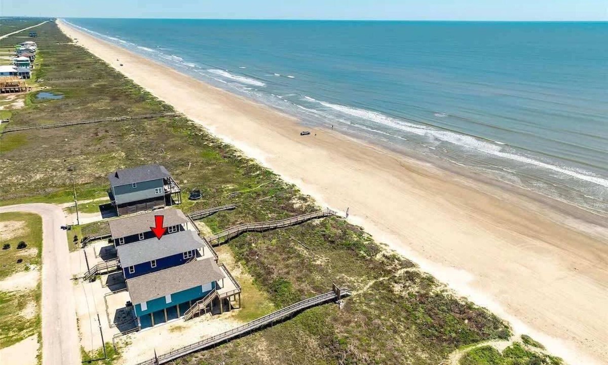 Freeport House | Beachfront Bliss 4BR House Private Beach Access