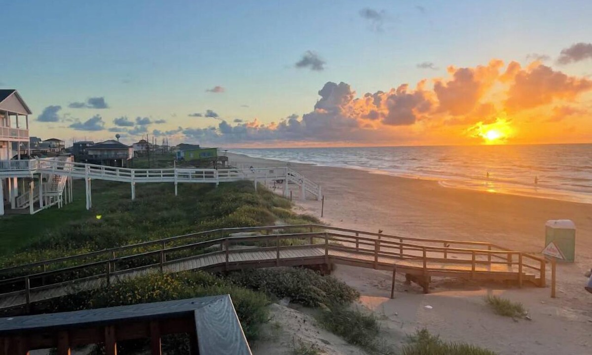 Surfside Beach House | Beachfront Luxe! Recent Build! On Sand Pet Friendly! Ocean Front! Restaurants!