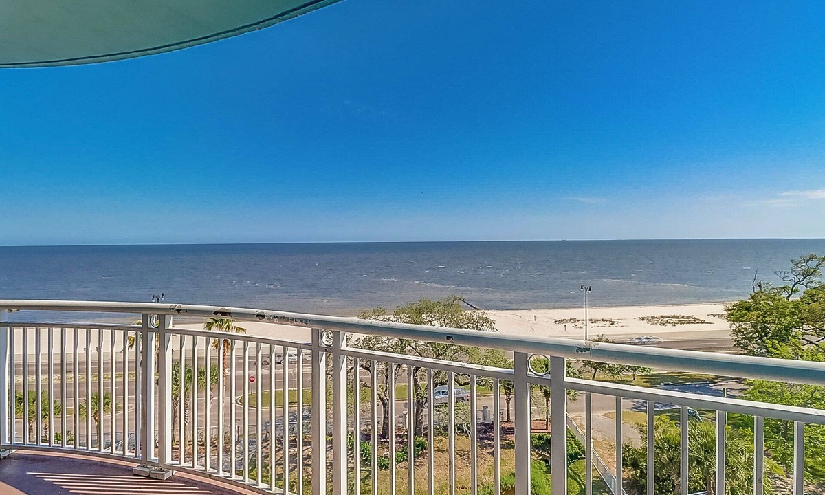 Gulfport Condo | Beachview Condo at Legacy Tower 2 -708 - fully furnished 2 bedroom 2 bathroom