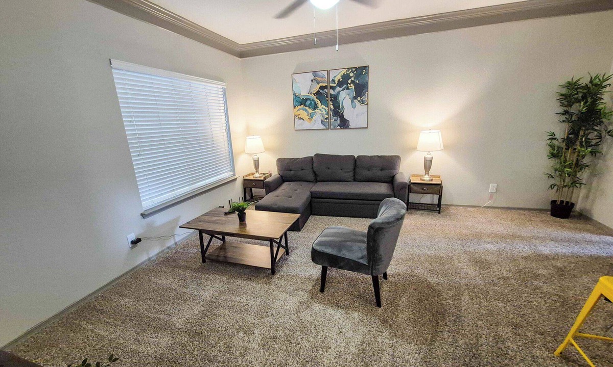 North Burnet Apartment | Beautiful 1BR Next to The Domain vrh3