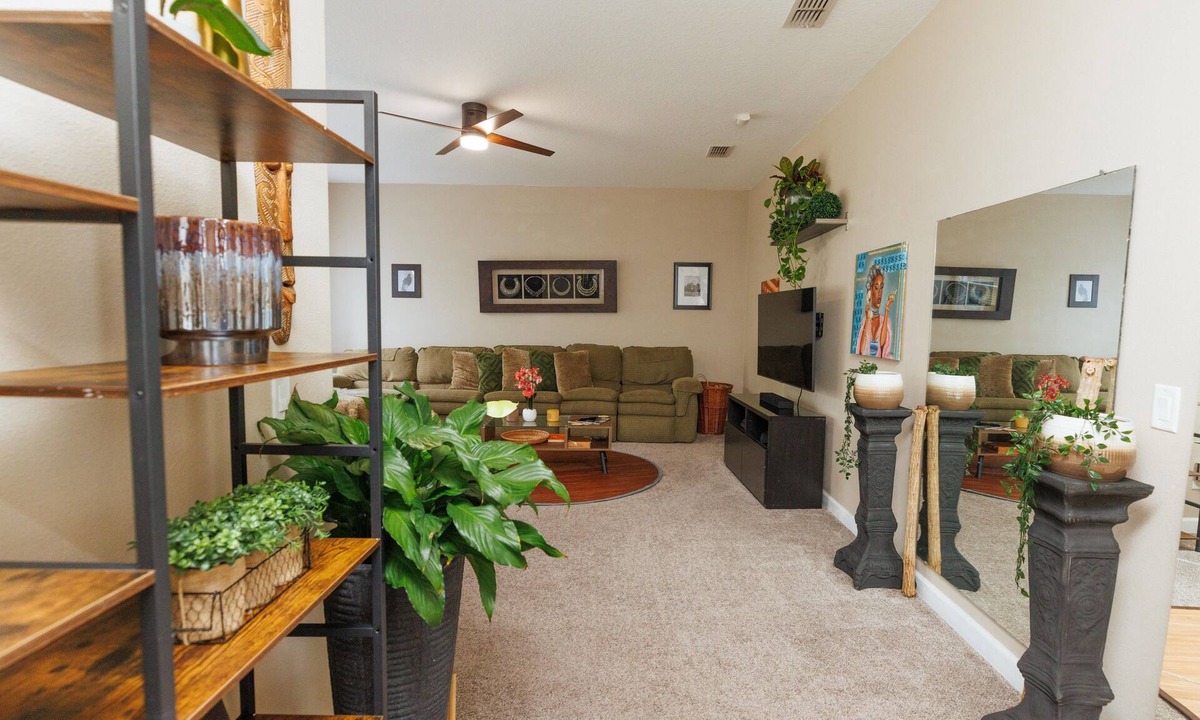 Casselberry House | Beautiful 2 bed townhome 35 minutes from Disney