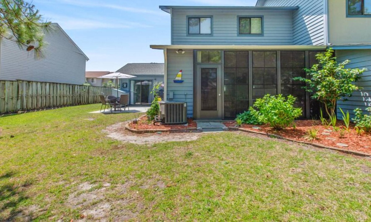 Little River Condo | Beautiful 3 bedroom 3 bathroom town house