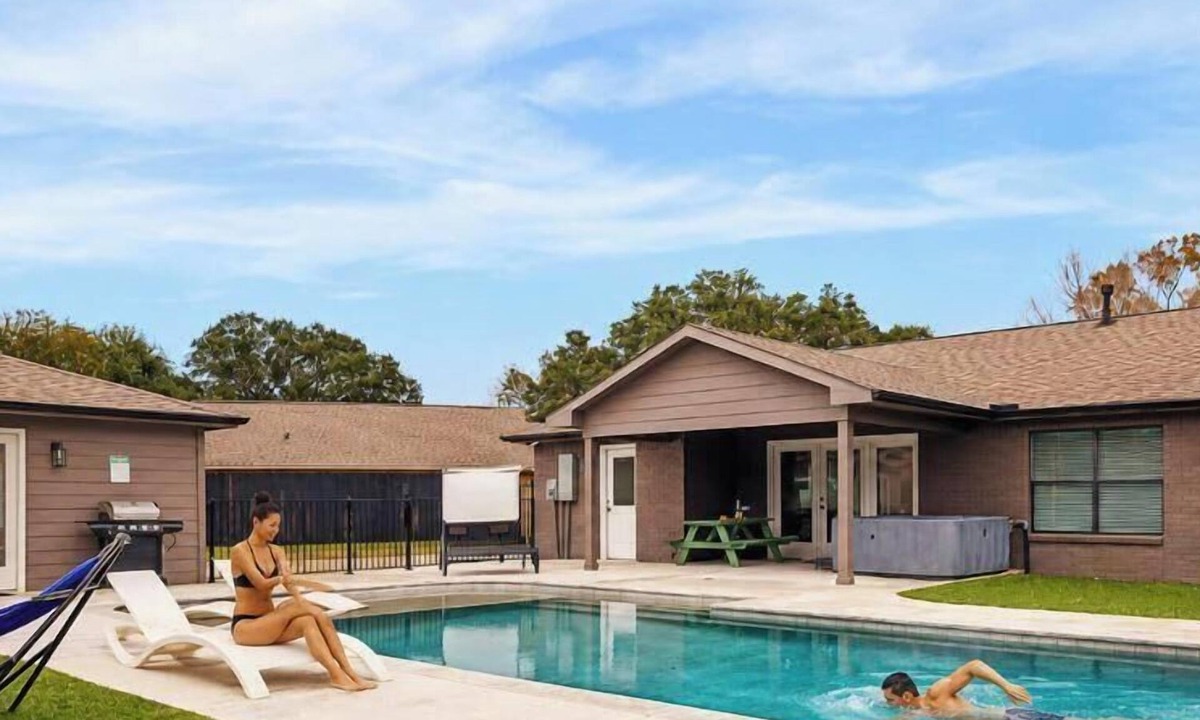 Westbury House | Beautiful 4Bd 3Ba Home with Pool, Hot Tub & Cinema