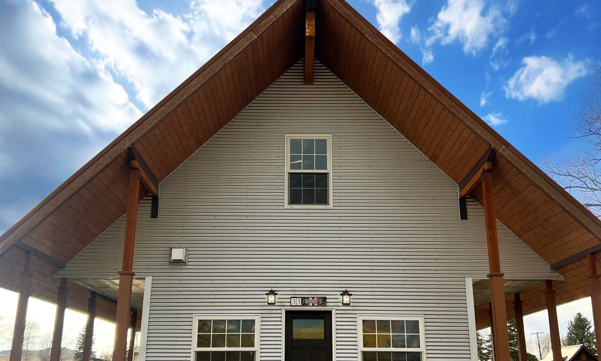 Four Corners Cottage | Beautiful Cottage Next Door to Bozeman Hot Springs - Welcome to Wee Tiny Town!