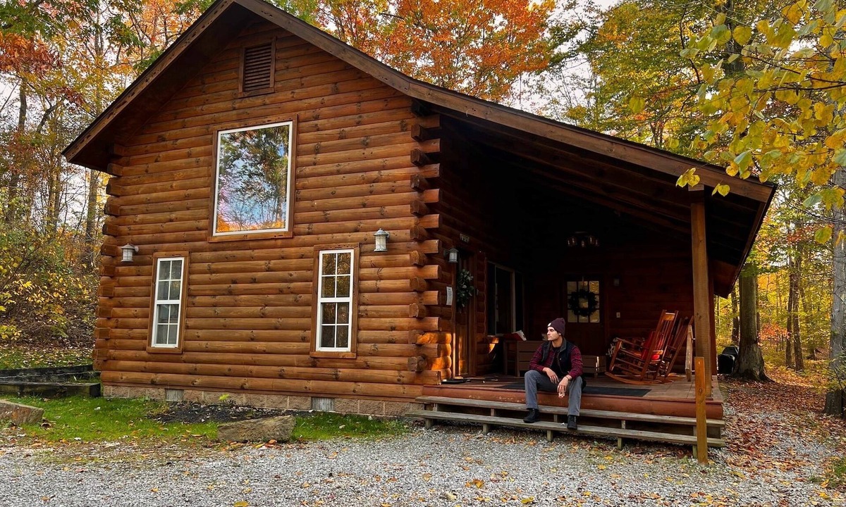 Logan Cabin | Beautiful, cozy cabin in the Hocking Hills!