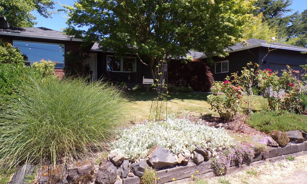 Crestwood House | Beautiful Home in Amazing SW Portland/Tigard Location