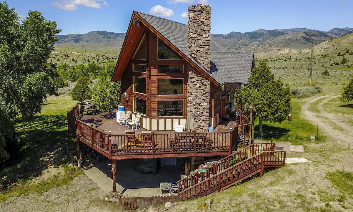 Alder House | Beautiful home near the Ruby River
