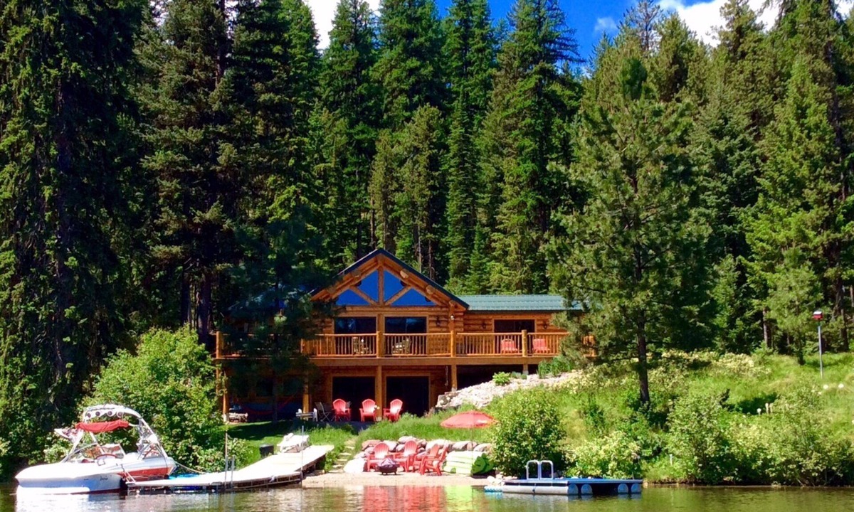 Seeley Lake Cabin | Beautiful Lakefront Cabin on Lake Inez for your summer or winter retreats!