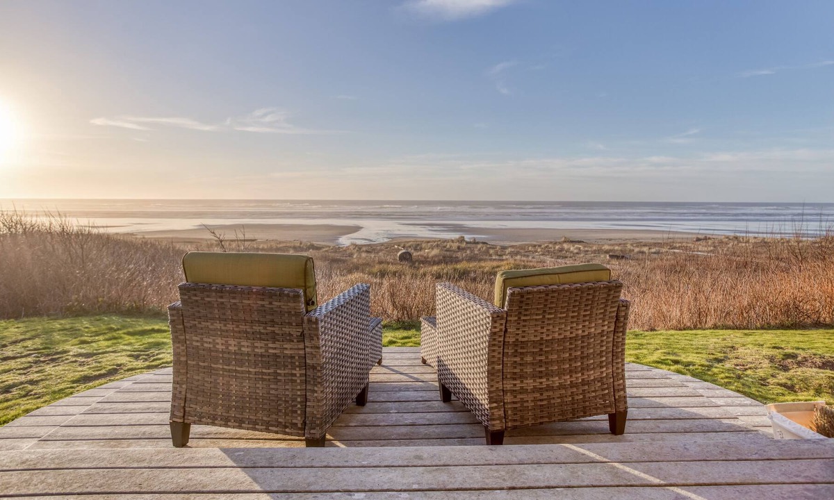 Sandpiper Village House | Beautiful Oceanfront Home with Beach access, Dog Friendly and Ping Pong Table!