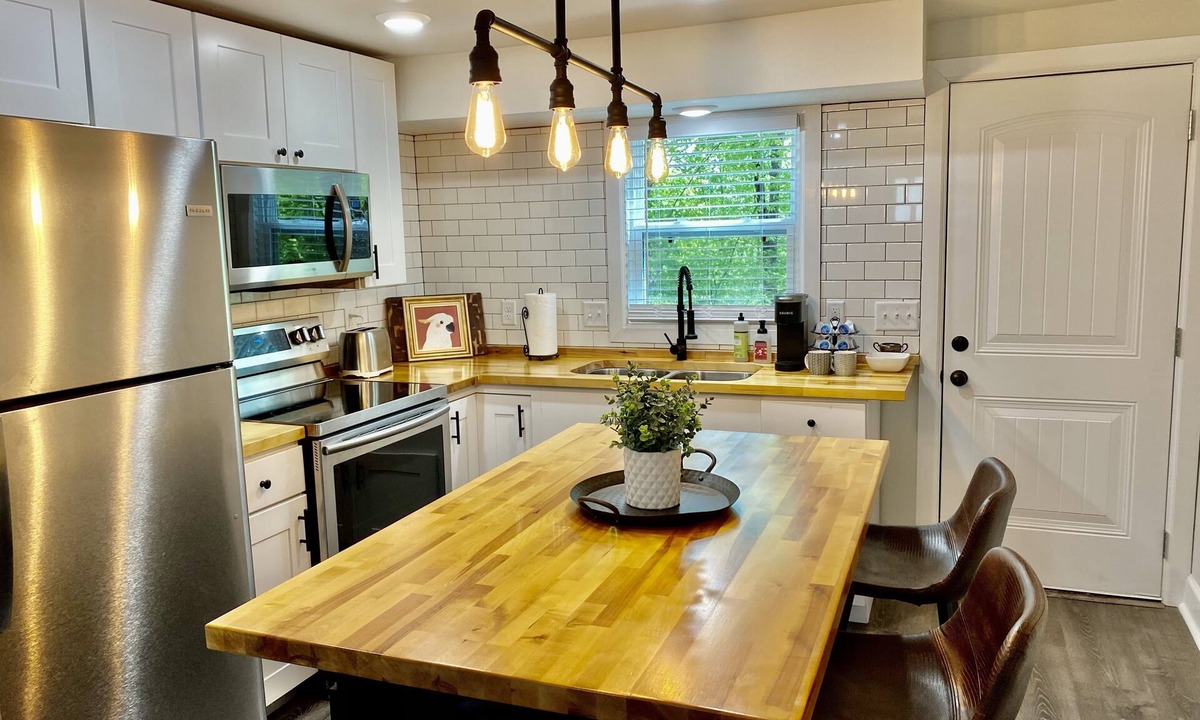 Mena Apartment | Beautiful studio apartment on Gorgeous Talimena Scenic Drive