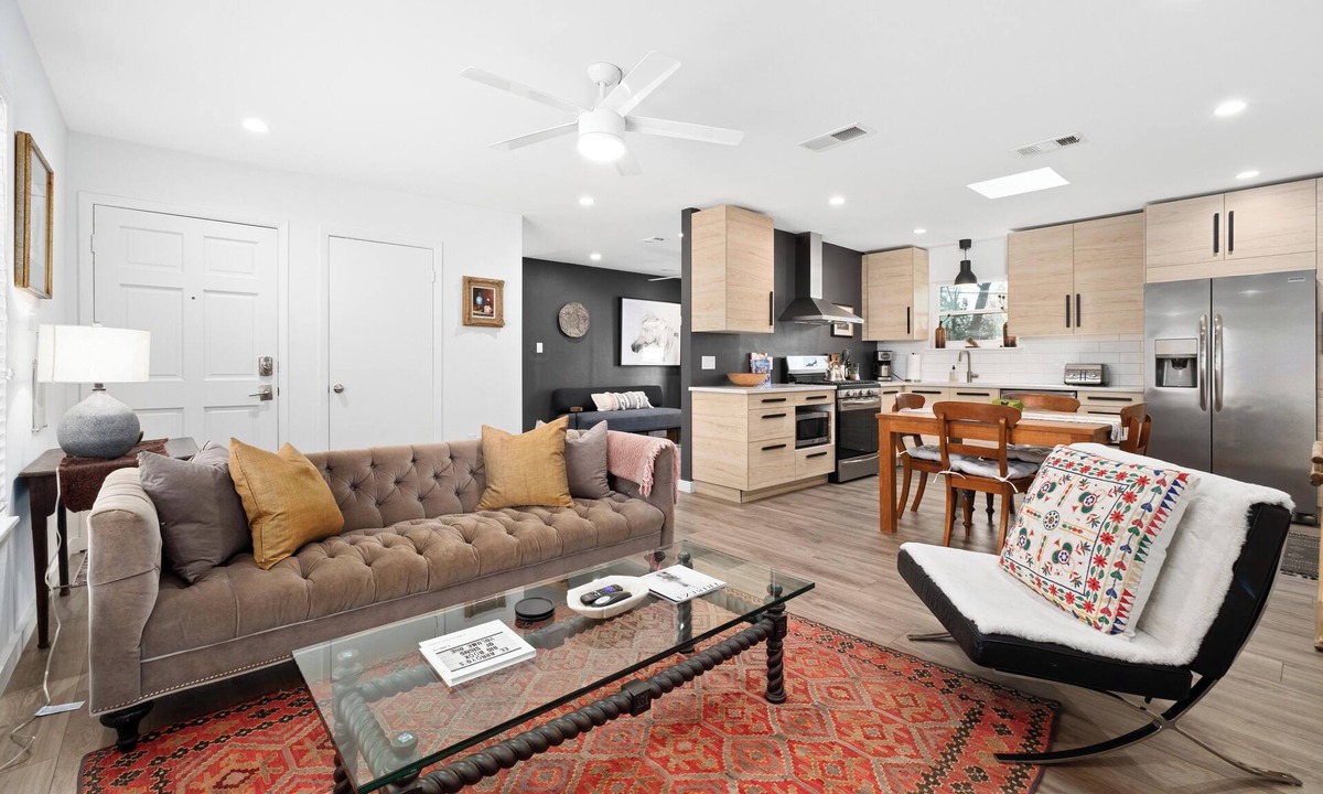 South Manchaca House | Beautifully Renovated & Centrally Located