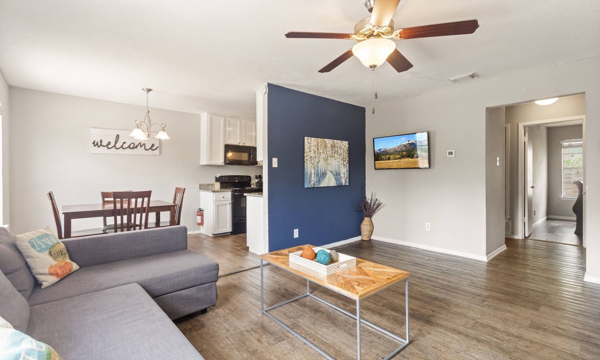 Central Arlington Apartment | ⍟Best Located Apt By AT&T⍟Comfy Beds⍟Awesome Hosts
