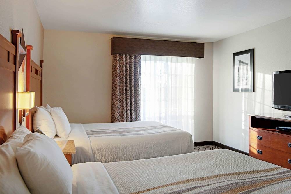 Great Falls Hotel | Best Western Plus Riverfront Hotel & Suites