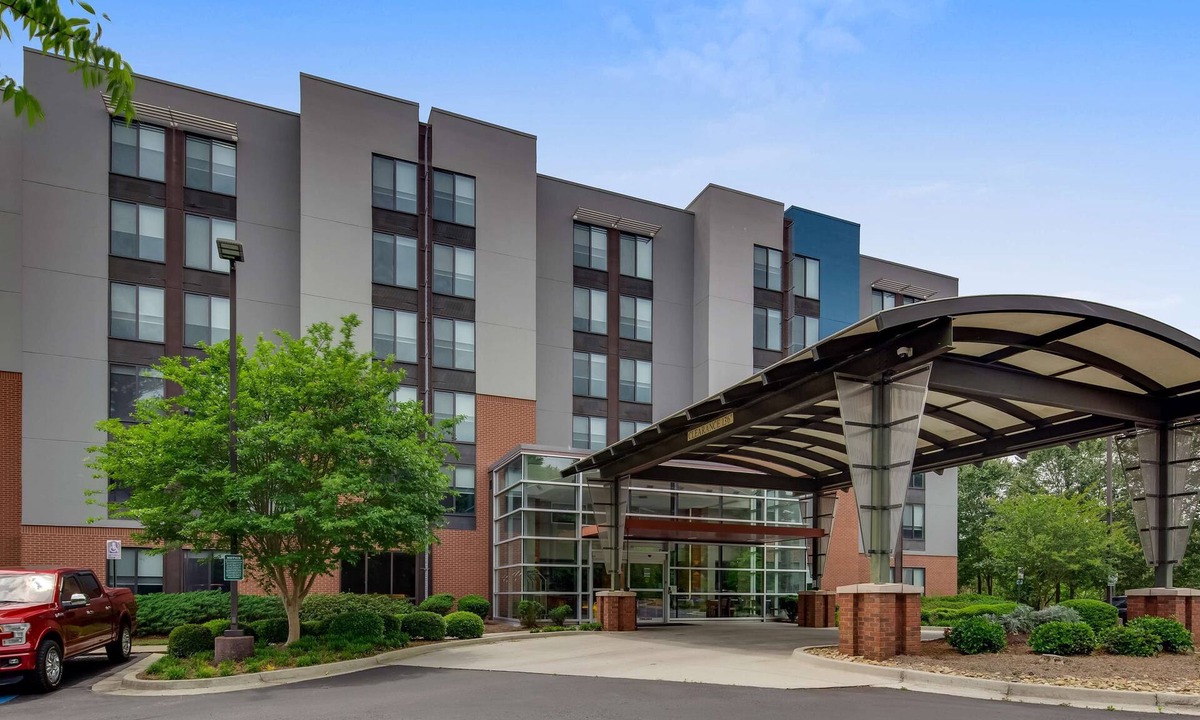 Augusta Hotel | Best Western Plus Augusta North Inn & Suites