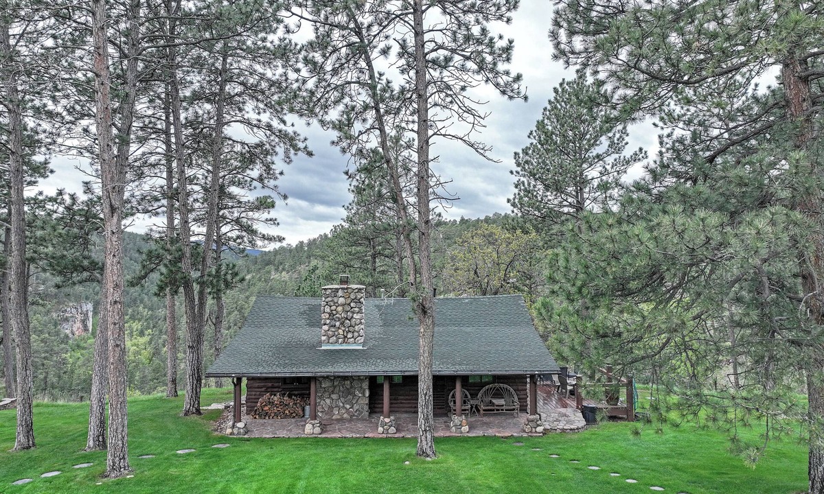 Colonial Pine Hills Cabin | Big Horn Sheep Cottage Near Mt. Rushmore