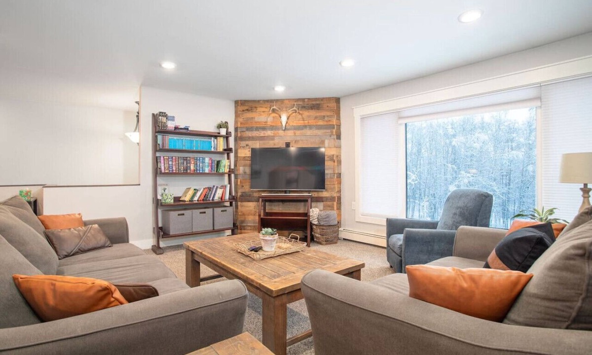 Fairbanks House | Birch Hill Terrace Mountain Vws Northern Lights