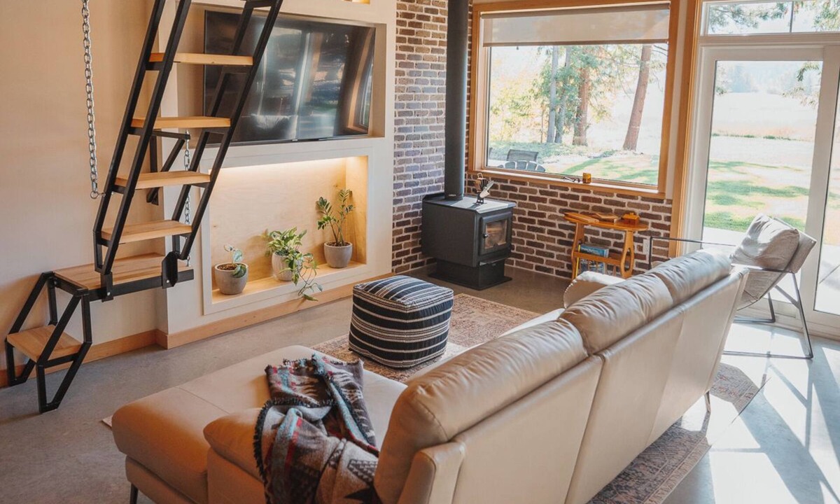 British Columbia Interior Ski Chalet | Black Cedar Escape- A Chalet for Every Season