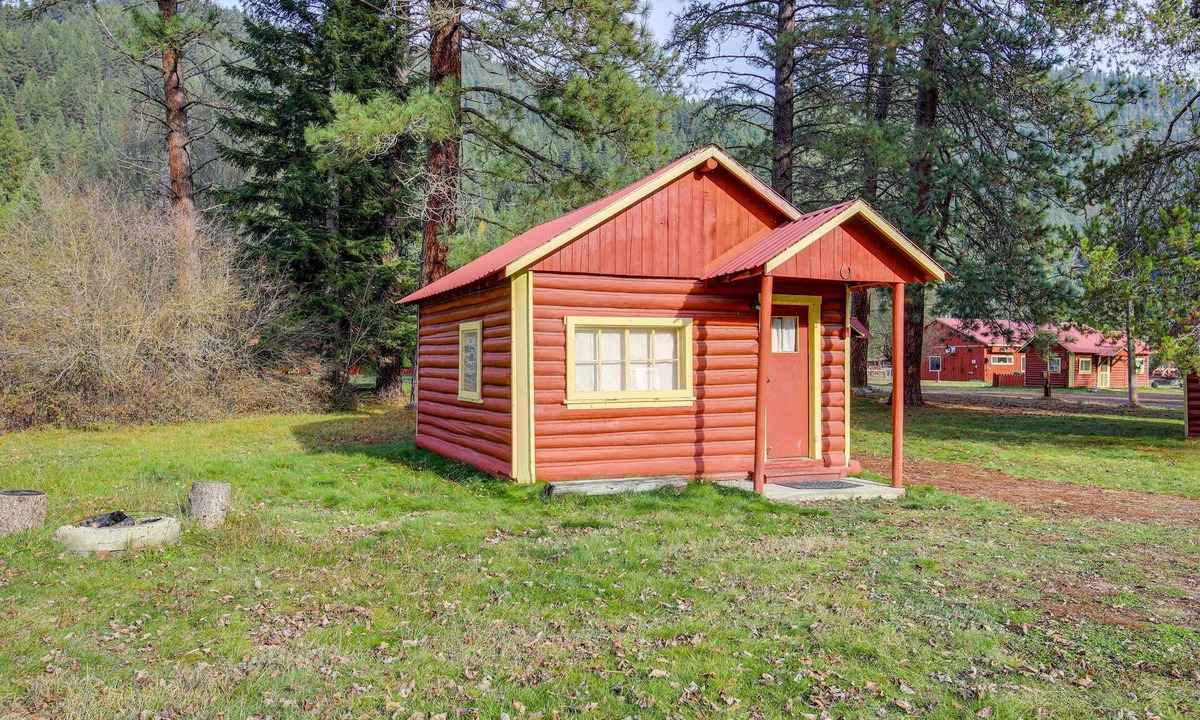 De Borgia Apartment | Black Diamond Guest Ranch Studio: Hike & Fish