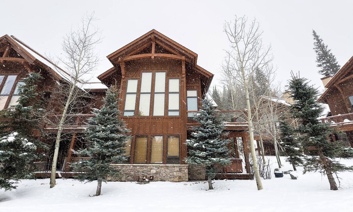 Big Horn Condo | Black Eagle Lodge Luxury, Ski in/Out, Amazing Views!