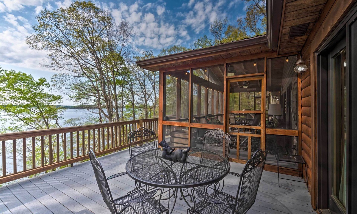 Scottsville House | BLESSING BY THE LAKE Lakefront Cabin w/DOCK, Lake View and 2 Master Suites!