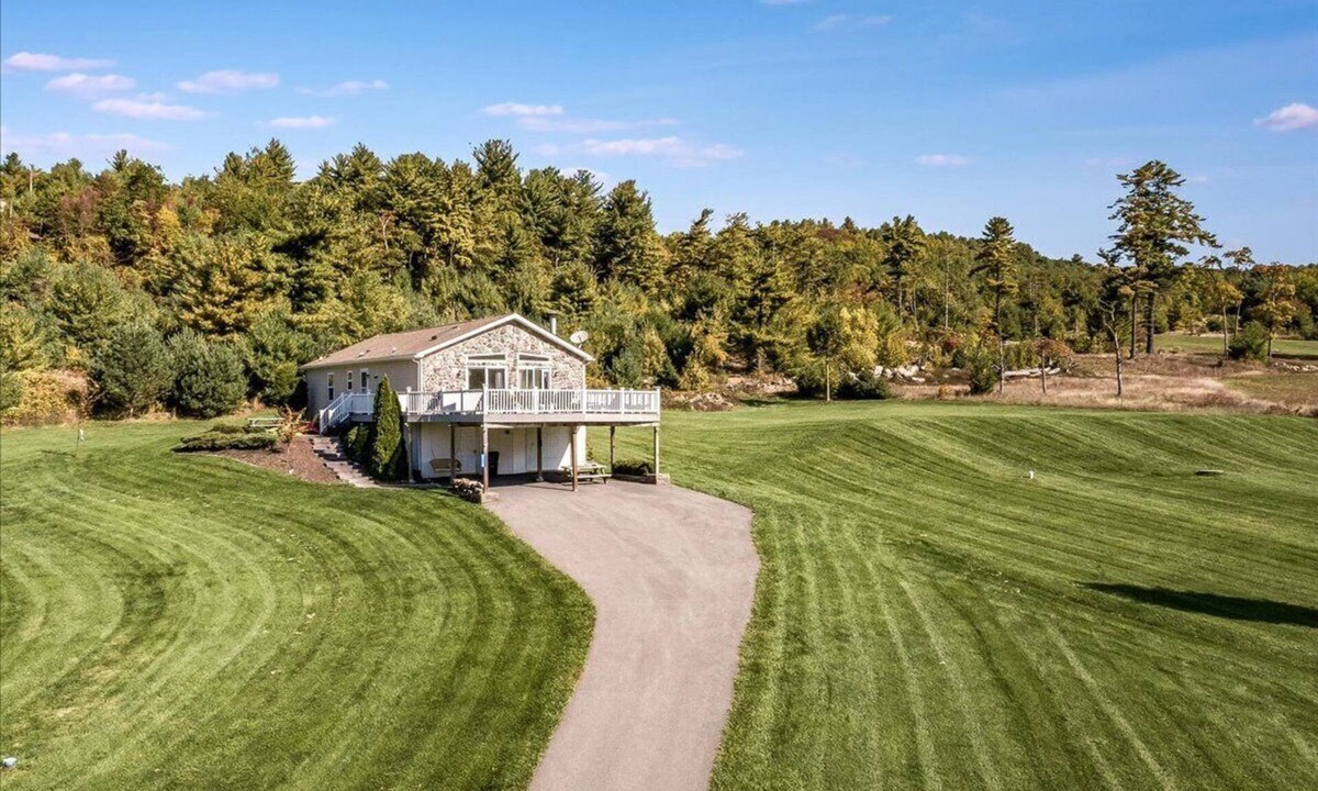 Aquashicola House | Blue Mountain Vacation Home Palmerton PA 47 Acres Hiking Trails Pickleball Court