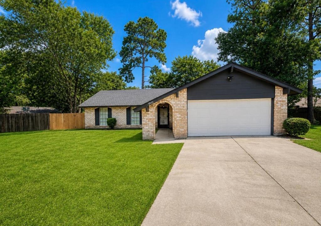 Humble House | Bluebonnet! Near houston airport & stadiums