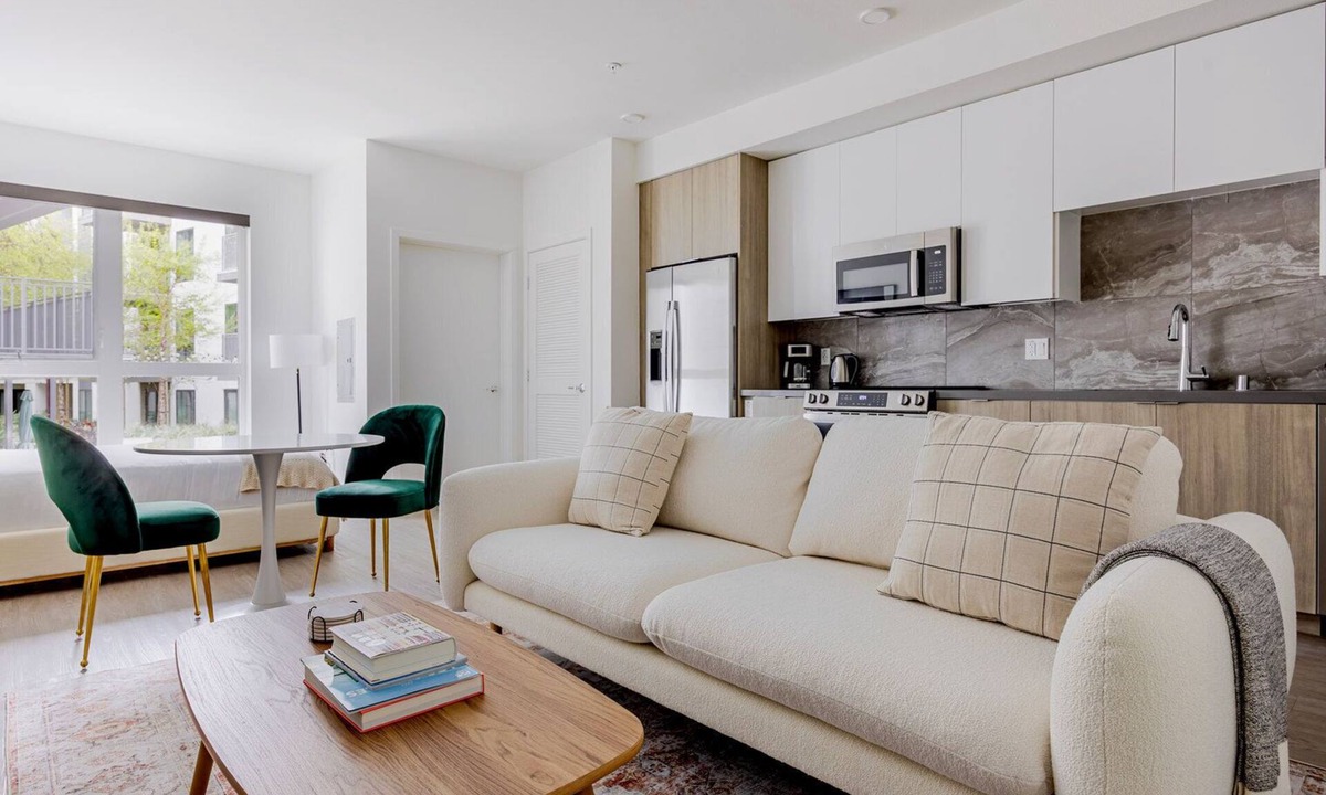 Central San Pedro Apartment | Blueground | Central San Pedro, w/d, nr museums
