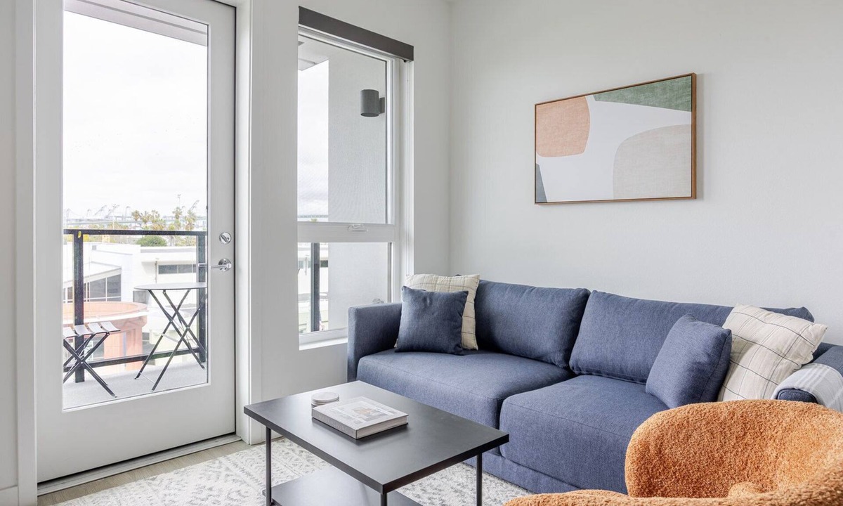 Central San Pedro Apartment | Blueground | San Pedro, AC, balcony, nr USS Iowa