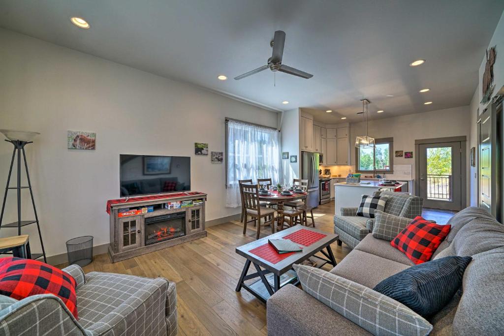 Four Corners House | Bozeman Home with Deck Walk to Fishing, Hot Springs