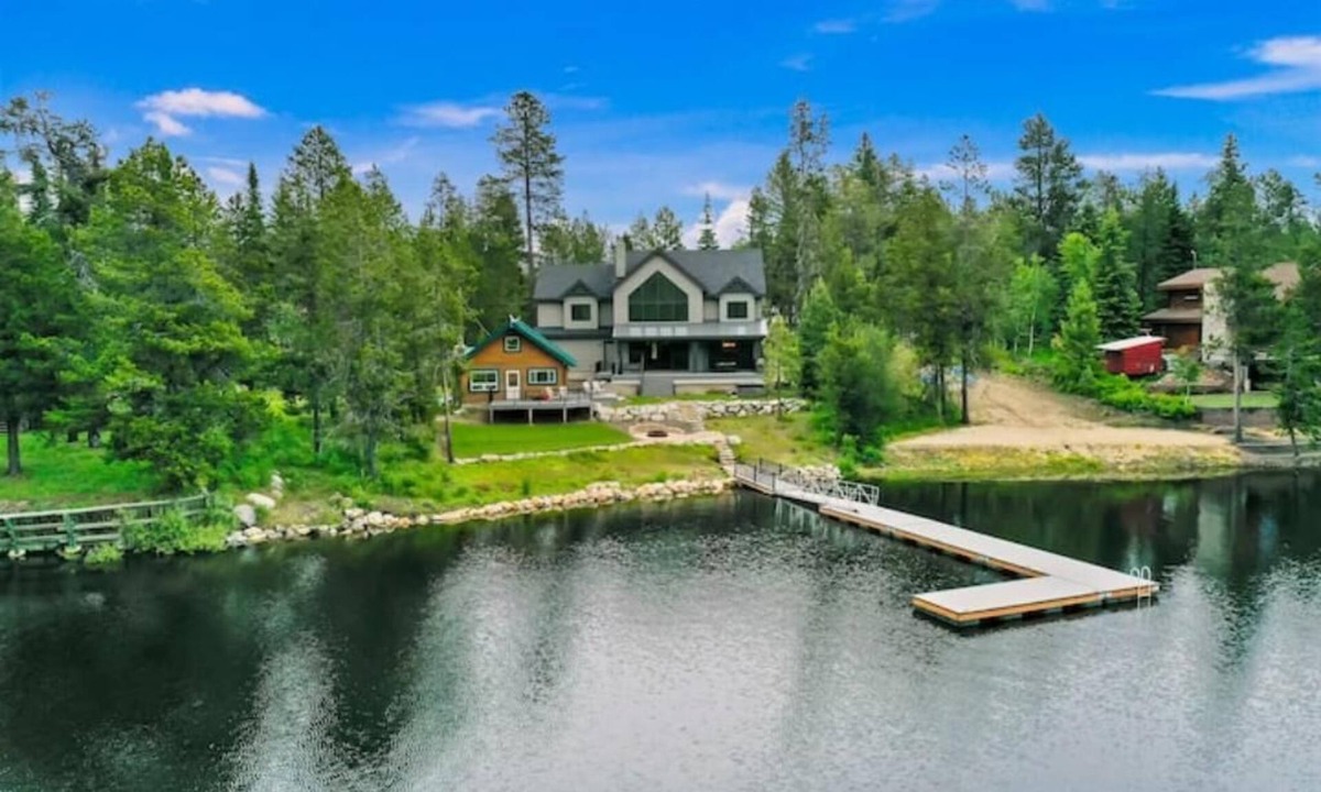 Tamarack Resort Cabin | !BRAND NEW LISTING! Stunning Cabin w/Private Dock, 5 Beds w/5.5 Bath, Hot Tub