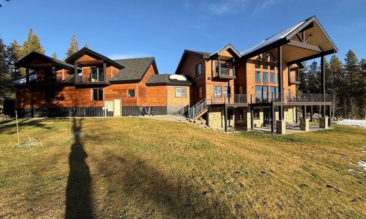 Island Park House | Brand New Mansion On 80 Acres-White Wolf Lodge