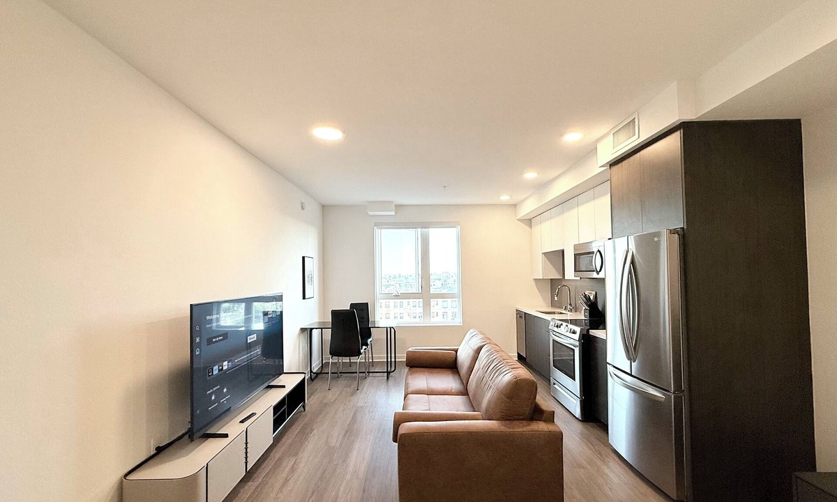 Wilshire Apartment | Brand New Studio in Koreatown with Parking, Pool, Study Room & 24/7 Doorman!
