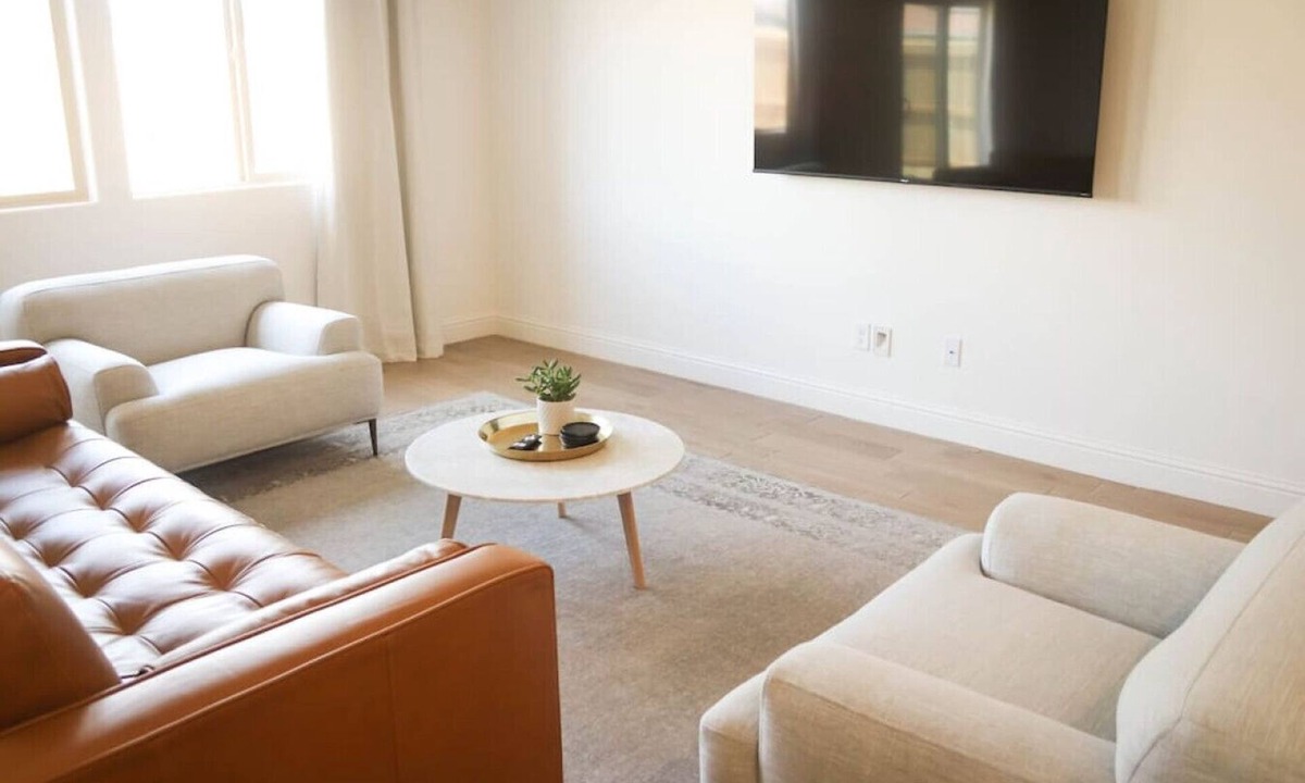 Greenacres House | Brand-Spanking-New, Town House Gem