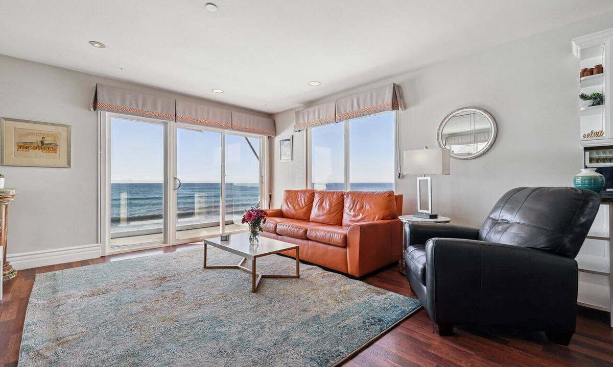 Carlsbad Village Condo | Breathtaking 1 Bedroom Oceanfront Condo